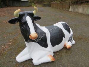 Kuh in Originalgröße – Modell Belinda liegend